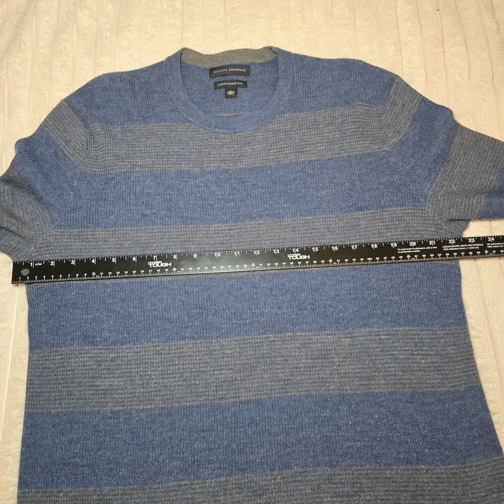 Banana Republic Mens Blue Grey Striped Lightweight Sweater Large